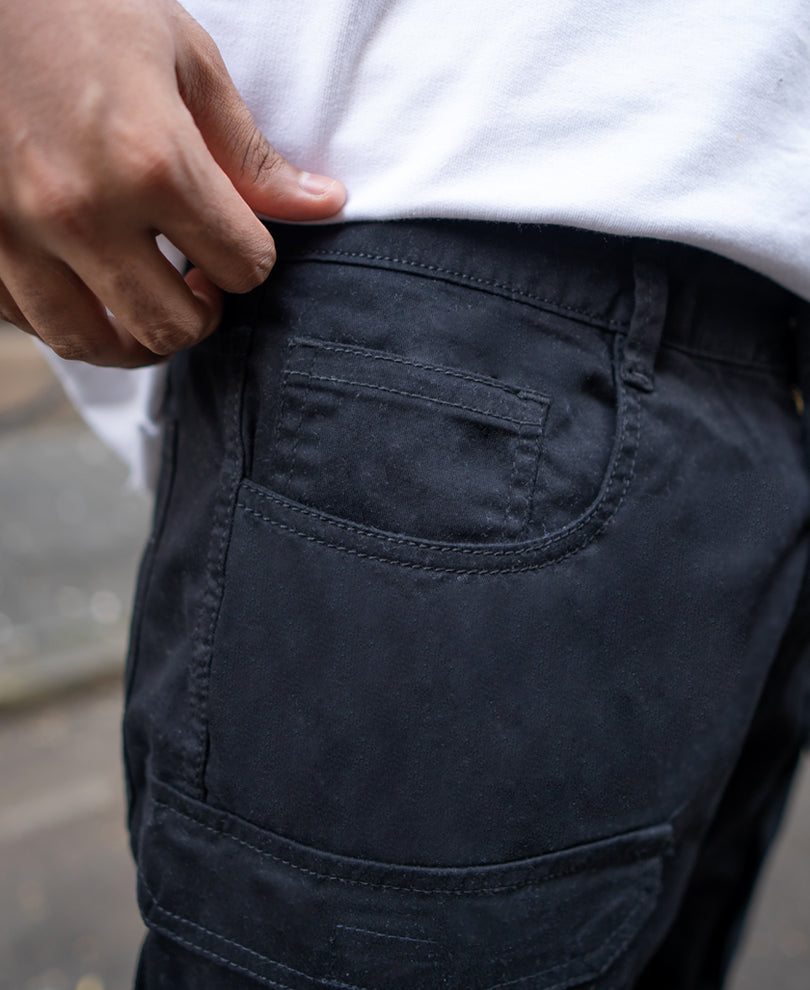 Black Regular Fit Cargo Pant With Multiple Pockets