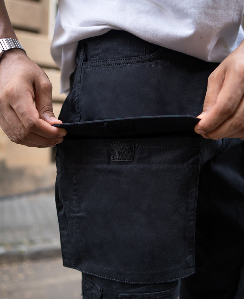 Black Regular Fit Cargo Pant With Multiple Pockets